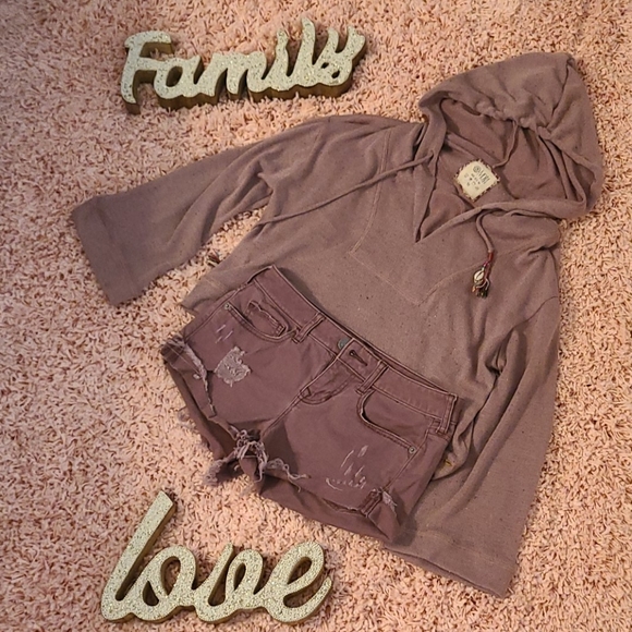 Express Shortie Low Rise Jean Shorts. - Picture 3 of 11